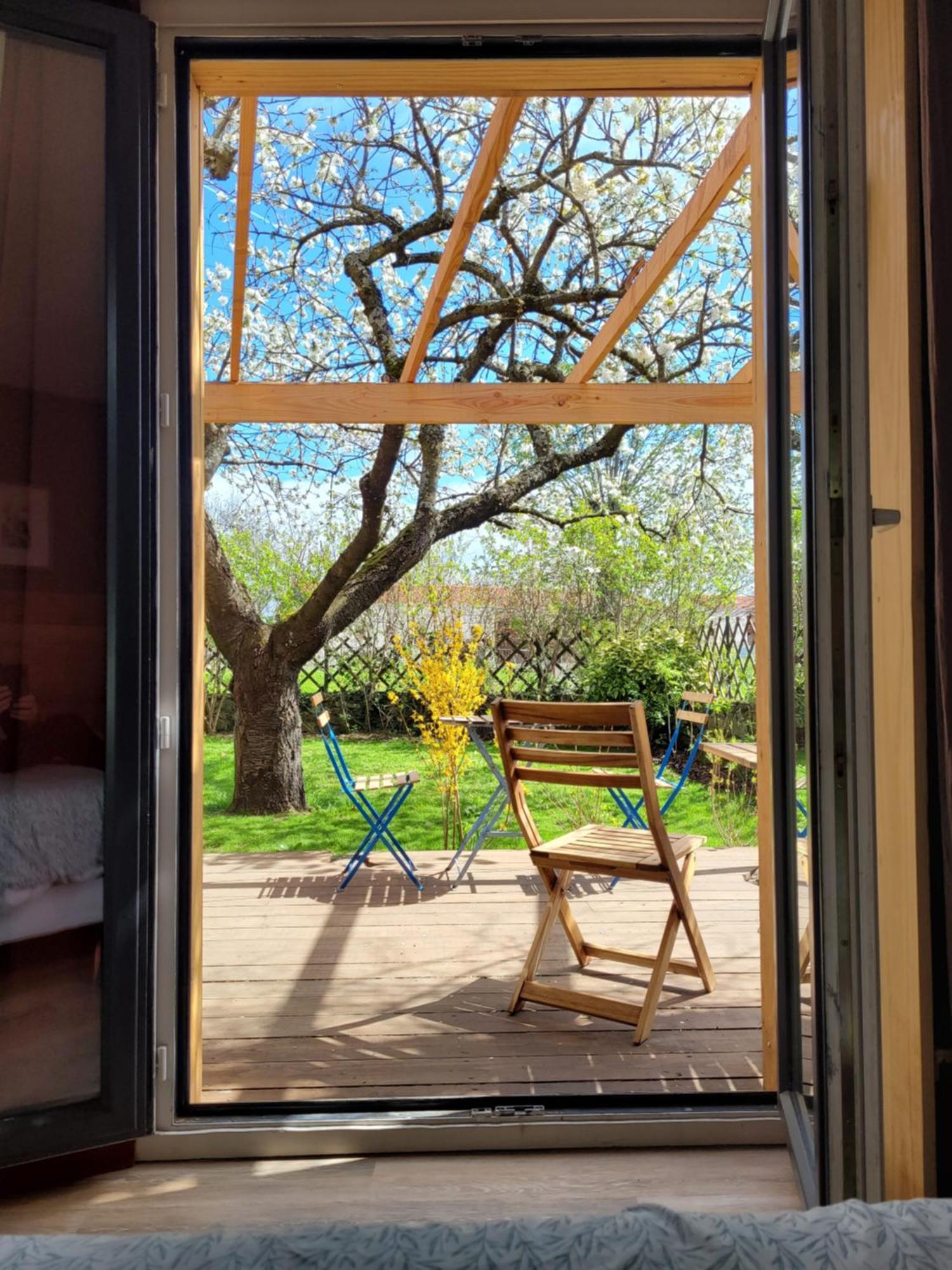 La Maisonnette Sous Le Cerisier Chalet